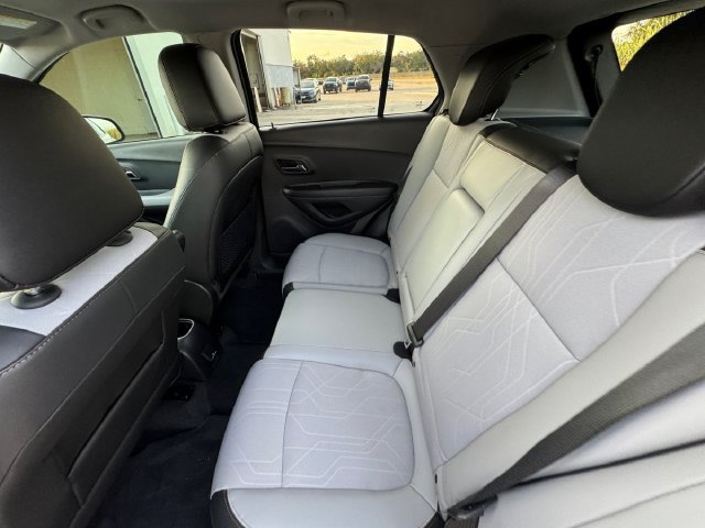 Used 2020 Chevrolet Trax LT w/ LT Convenience Package FWD image 29