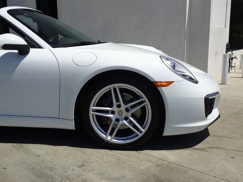 Used 2019 Porsche 911 Carrera image 10
