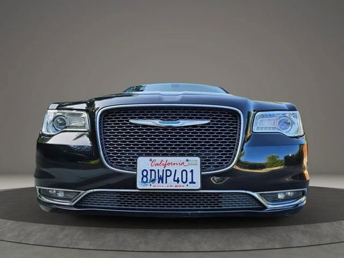 Used 2018 Chrysler 300 Limited image 16