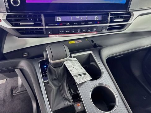 New 2026 Toyota Sienna XLE FWD image 21
