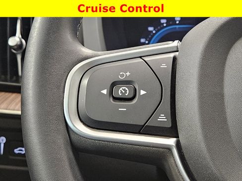 Used 2022 Volvo XC60 T8 Inscription Expression w/ Protection Package image 32