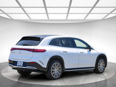 Used 2023 Mercedes-Benz EQS 450+ SUV image 3