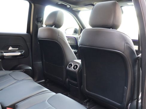 Used 2023 Mercedes-Benz EQB 300 4MATIC image 21