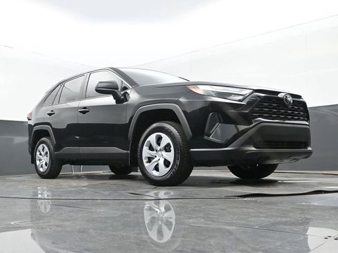 Used 2025 Toyota RAV4 LE AWD/4WD image 23