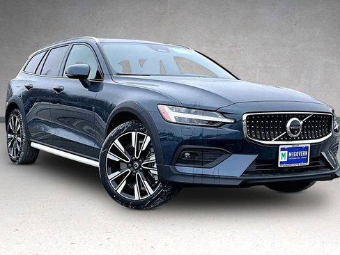 New 2026 Volvo V60 B5 Cross Country Ultra w/ Protection Package Premier AWD/4WD image 2
