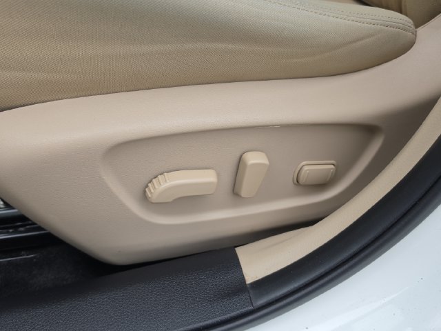 Used 2018 Nissan Rogue SV w/ Sun & Sound Touring Package FWD image 21