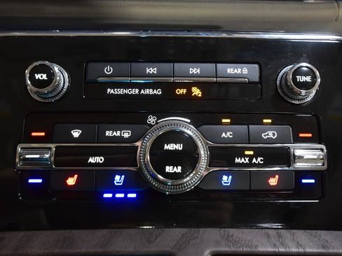 Used 2019 Lincoln Navigator Reserve AWD/4WD image 35