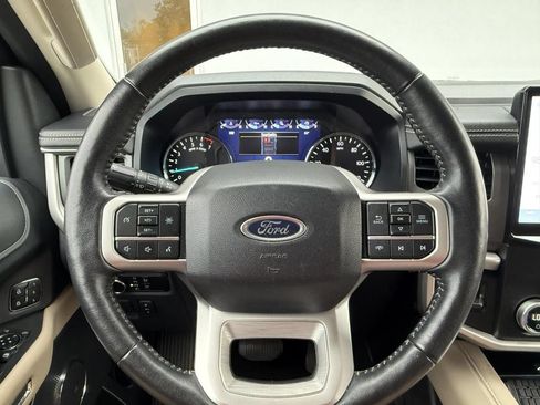 Used 2024 Ford Expedition XLT RWD image 19