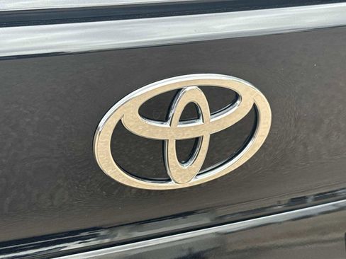 Used 2026 Toyota Camry SE image 9