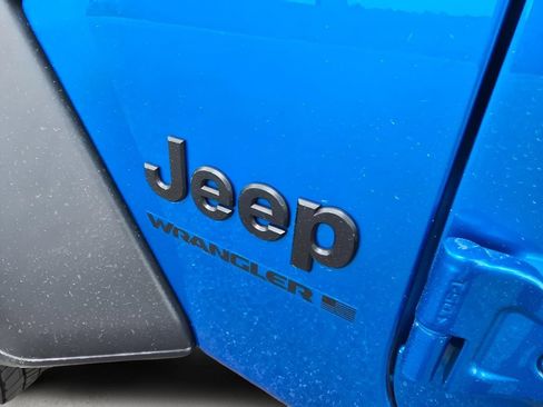 Used 2024 Jeep Wrangler Sport AWD/4WD image 29