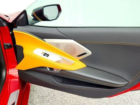 Used 2025 Chevrolet Corvette Stingray Preferred Cpe w/ Body-Color Dual Roof Package image 27