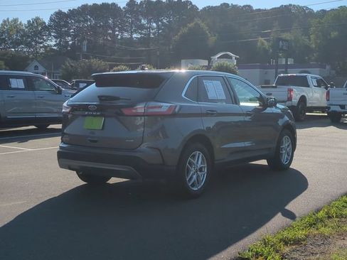Used 2024 Ford Edge SEL AWD/4WD image 13
