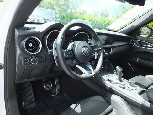 Used 2023 Alfa Romeo Stelvio Veloce AWD/4WD image 26