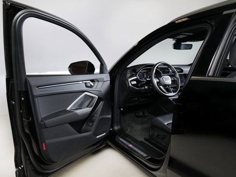 Certified 2024 Audi Q3 2.0T Premium Plus w/ Premium Plus Package image 24