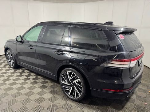 Certified 2025 Lincoln Aviator Black Label w/ Jet Appearance Package AWD/4WD image 3