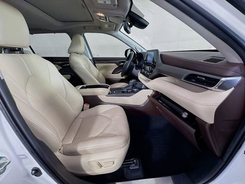 Used 2020 Toyota Highlander Limited image 36