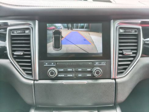 Used 2017 Porsche Macan S AWD/4WD image 6