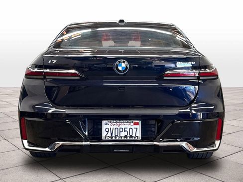 Used 2024 BMW i7 xDrive60 w/ Executive Package AWD/4WD image 7