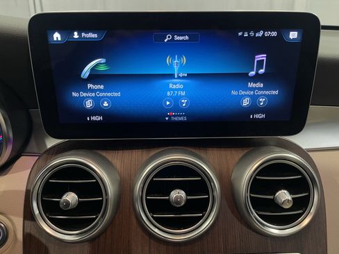 Used 2022 Mercedes-Benz GLC 300 4MATIC image 23