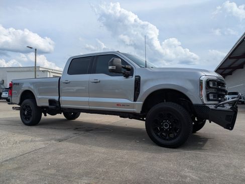 Used 2024 Ford F350 Lariat w/ Black Appearance Package AWD/4WD image 38