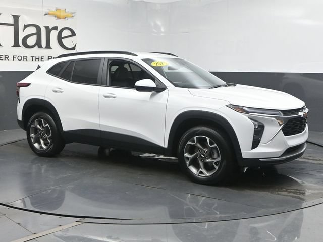 Used 2025 Chevrolet Trax LT FWD image 6