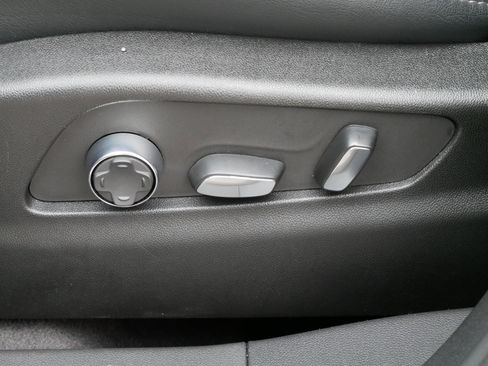 Used 2025 Cadillac XT4 Premium Luxury image 20