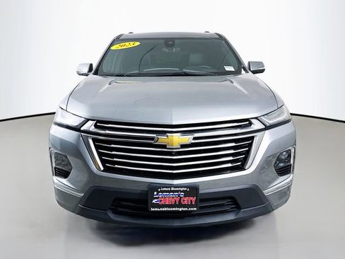 Used 2023 Chevrolet Traverse Premier image 2