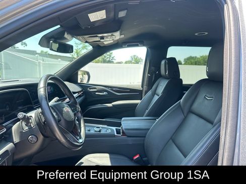 Used 2022 Cadillac Escalade Luxury AWD/4WD image 10