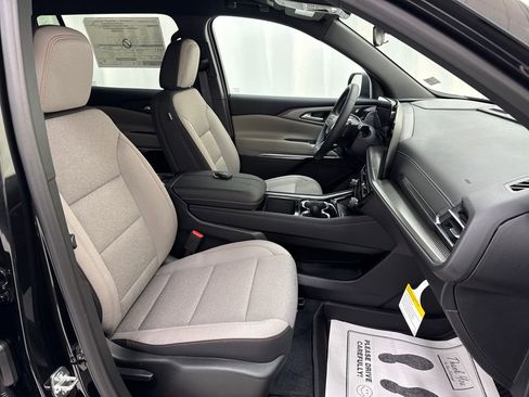 New 2026 Chevrolet Traverse LT w/ Midnight/Sport Edition image 9