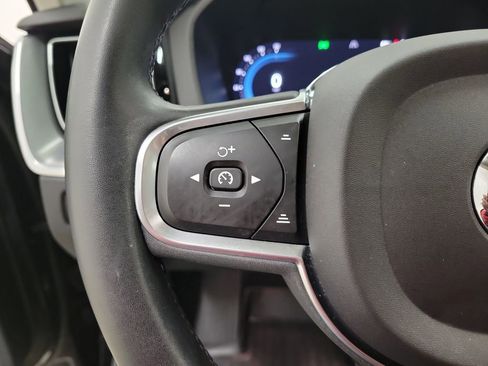 Certified 2025 Volvo XC40 B5 Plus image 24