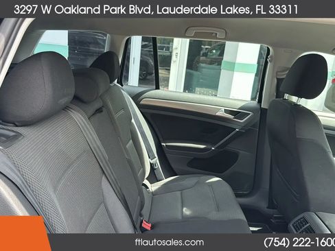 Used 2016 Volkswagen Golf S FWD image 28