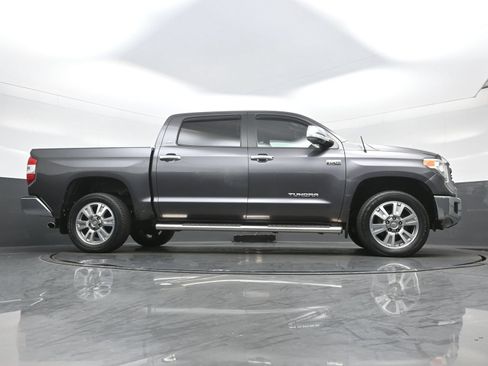 Used 2017 Toyota Tundra SR5 w/ SR5 Upgrade Package AWD/4WD image 34