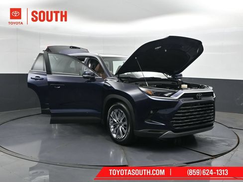 Used 2025 Toyota Grand Highlander AWD image 61