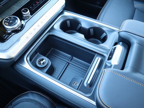 New 2026 Ford Expedition Tremor image 10