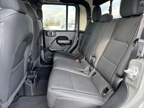Used 2021 Jeep Gladiator Sport image 29