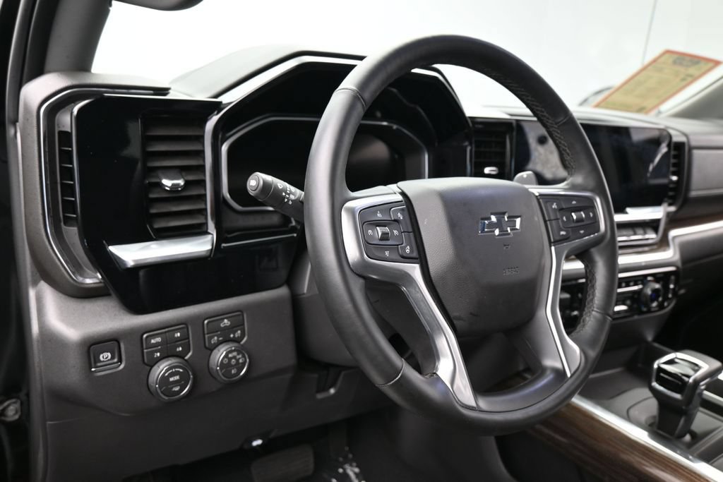 Used 2026 Chevrolet Silverado 1500 LT Trail Boss AWD/4WD image 15