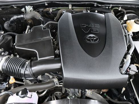 Used 2021 Toyota Tacoma SR5 image 18