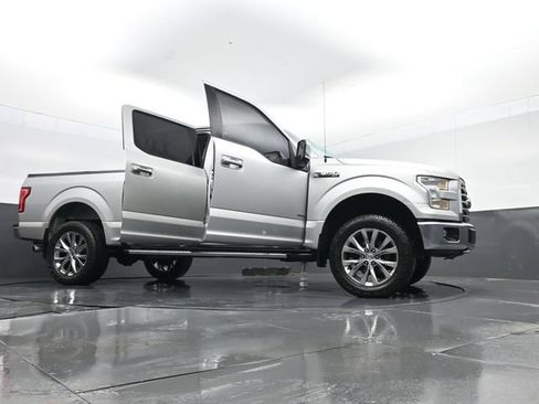 Used 2017 Ford F150 XLT w/ Equipment Group 302A Luxury AWD/4WD image 31