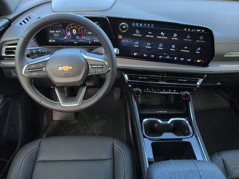 New 2026 Chevrolet Traverse LT w/ Sun and Wheel Package image 4