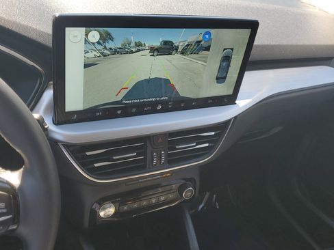 Certified 2025 Ford Escape Platinum w/ Premium Technology Package image 27