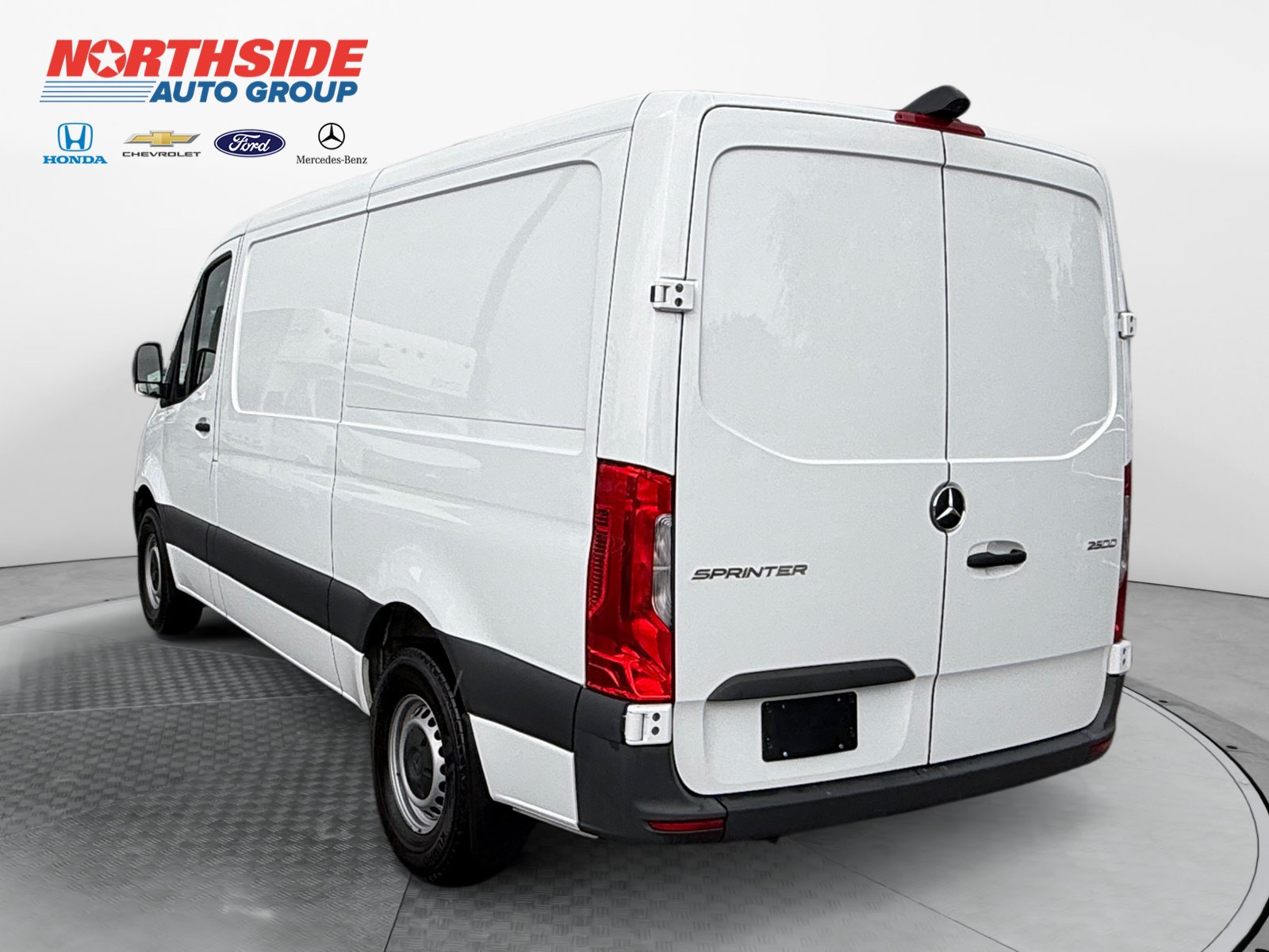 Used 2025 Mercedes-Benz Sprinter 2500 image 5