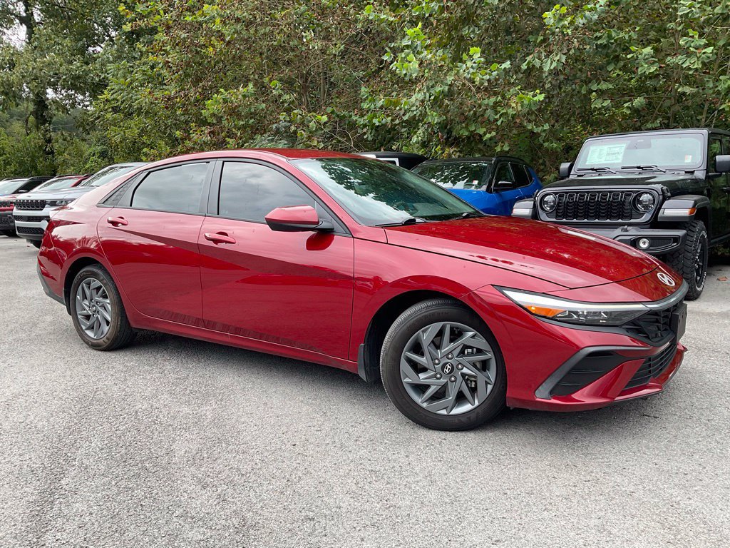 Used 2024 Hyundai Elantra SEL FWD 360° Tour