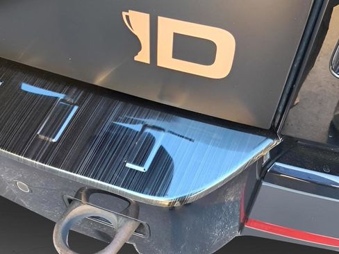 Used 2023 Land Rover Defender 130 SE image 30