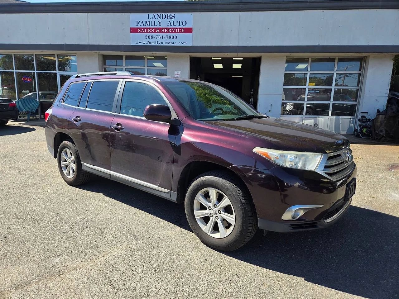 Used 2012 Toyota Highlander SE w/ Tow Pkg AWD/4WD image 38