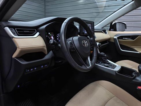 Used 2022 Toyota RAV4 XLE w/ Convenience Package AWD/4WD image 11
