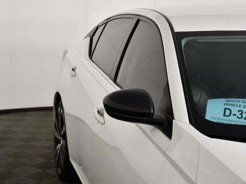 Used 2020 Nissan Altima 2.5 SR FWD image 14