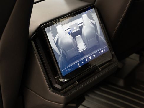 Used 2024 Tesla Cybertruck AWD Crew Cab image 23