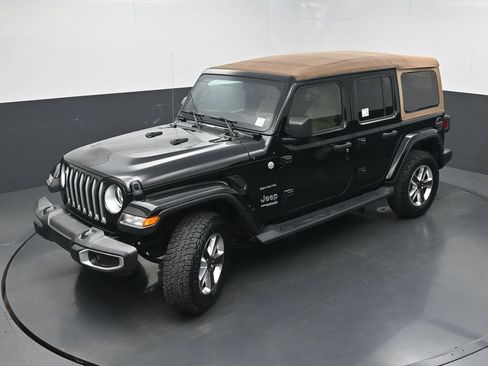 Used 2022 Jeep Wrangler Unlimited Sahara w/ Cold Weather Group AWD/4WD image 30