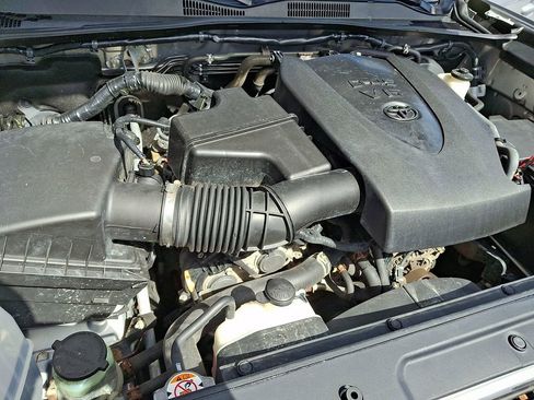 Used 2018 Toyota Tacoma TRD Sport image 28