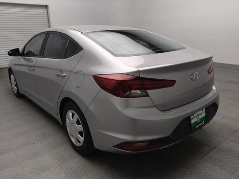 Used 2020 Hyundai Elantra SE FWD image 5